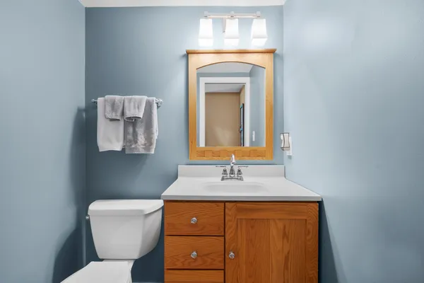 $334,900 | 10 West Windsor Court, Sugar Grove, IL 60554
