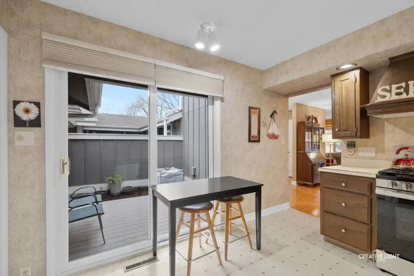 $334,900 | 10 West Windsor Court, Sugar Grove, IL 60554