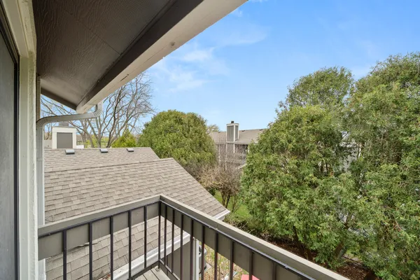 $334,900 | 10 West Windsor Court, Sugar Grove, IL 60554