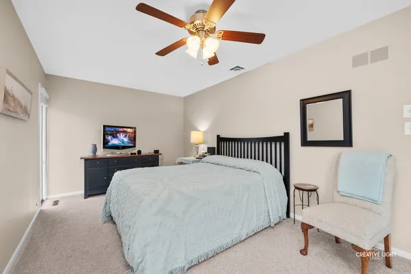 $334,900 | 10 West Windsor Court, Sugar Grove, IL 60554
