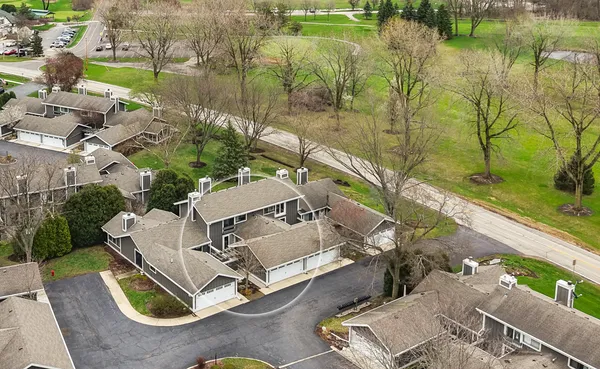 $334,900 | 10 West Windsor Court, Sugar Grove, IL 60554