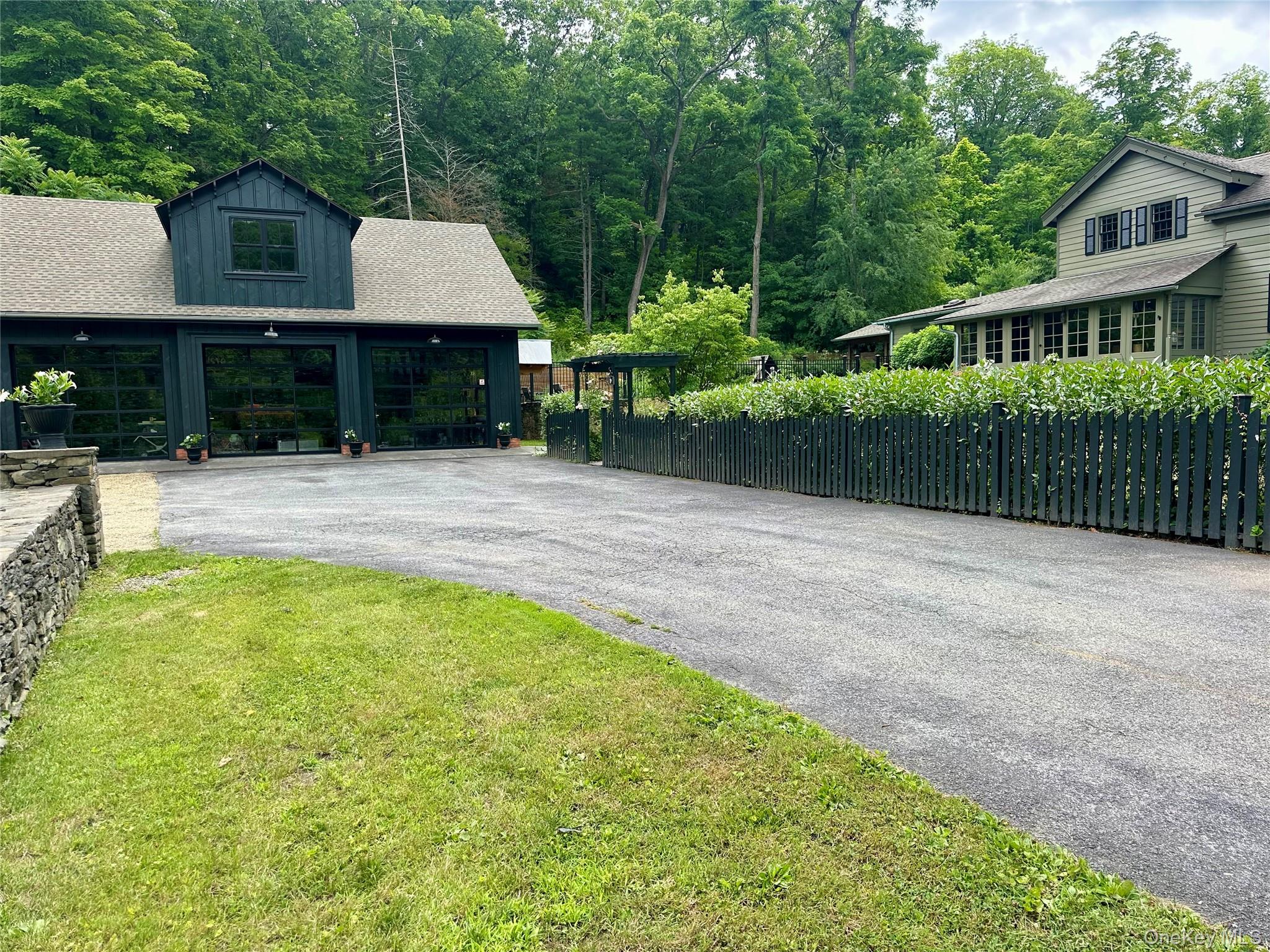 5012 Albany Post Road Staatsburg, NY 12580 - Photo 32 of 42
