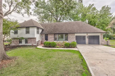$789,000 | 8129 Dearborn Drive, Prairie Village, KS 66208