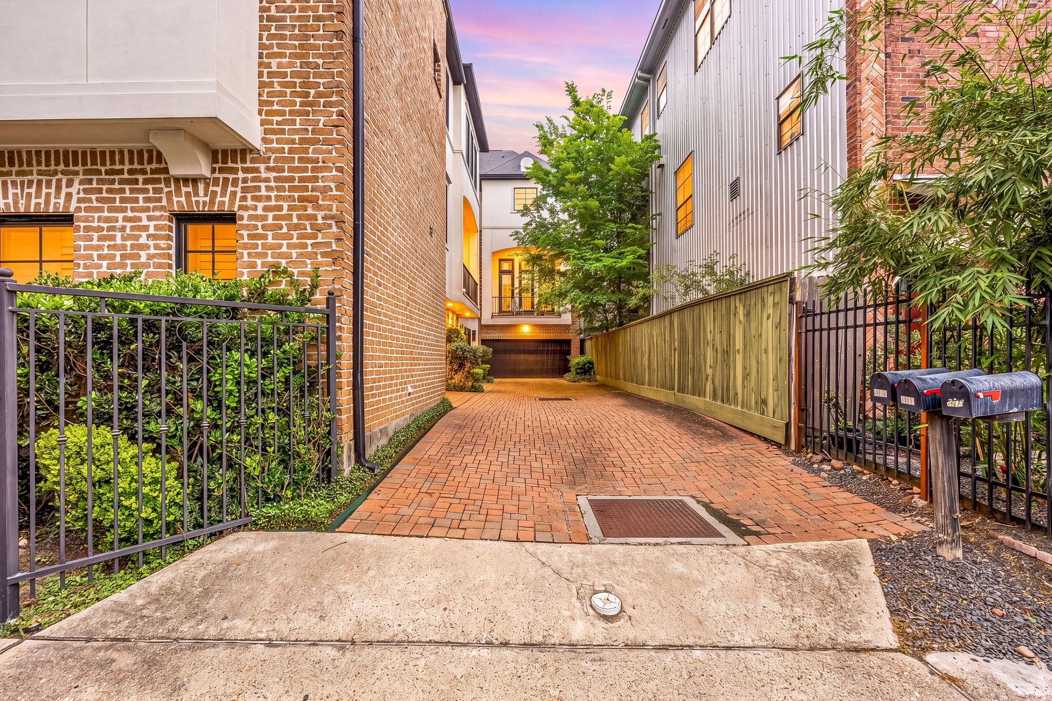 310 West Bell Street Houston, TX 77019 - Photo 2 of 44