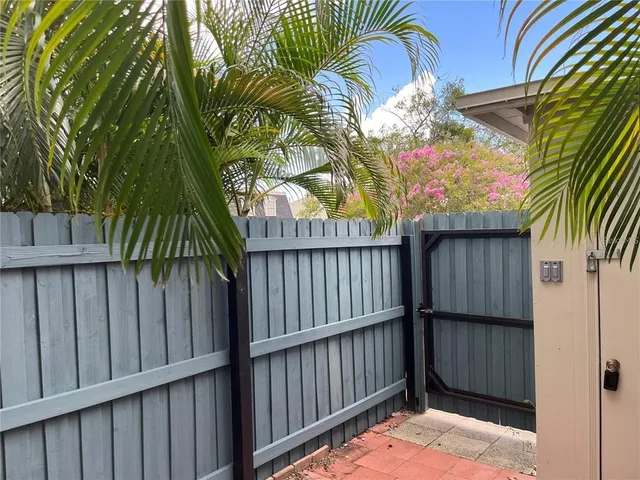 $2,000 | 4319 La Riviera Court, Tampa, FL 33611