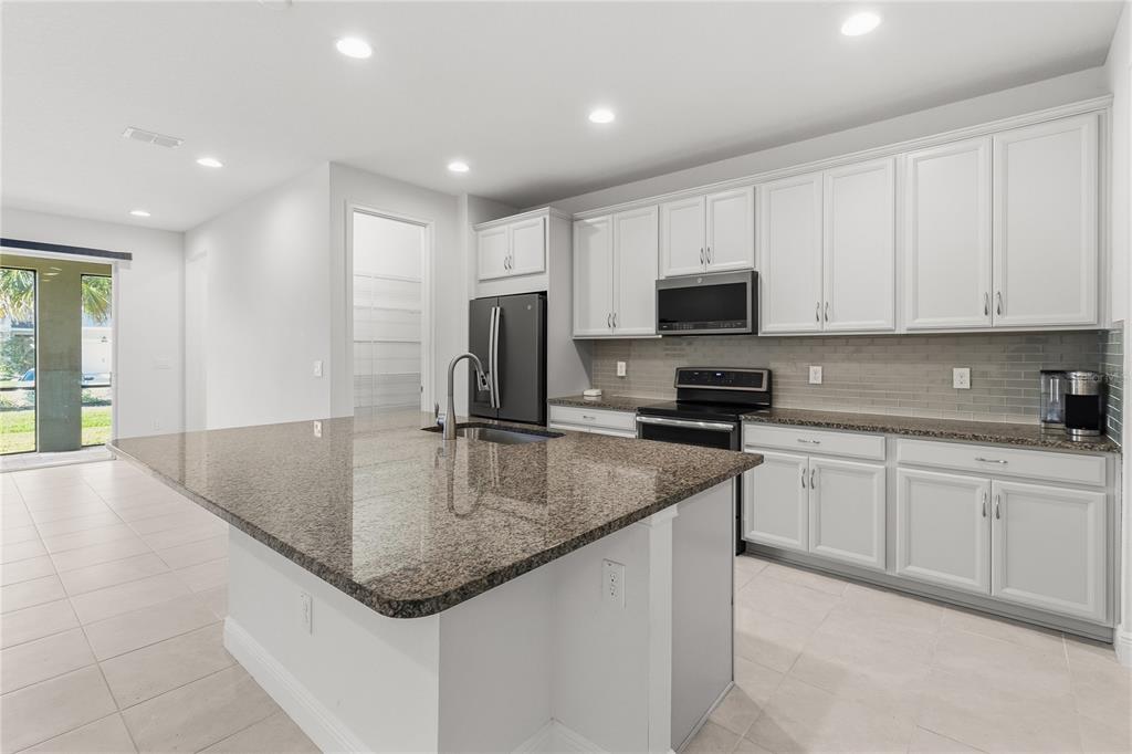 2313 Sunset Wind Loop Oldsmar, FL 34677 - Photo 11 of 45