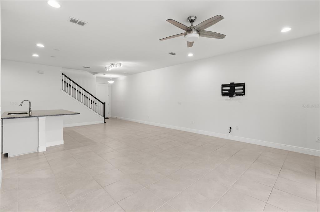 2313 Sunset Wind Loop Oldsmar, FL 34677 - Photo 9 of 45