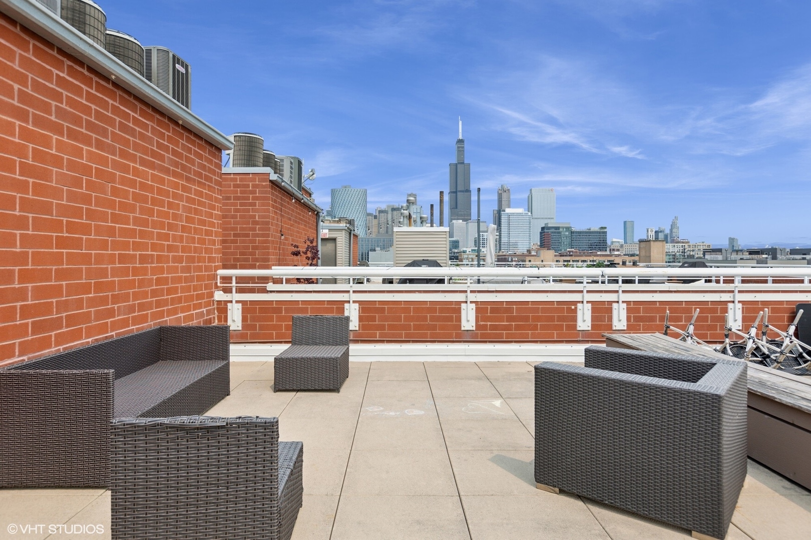 35 South Racine Avenue, Unit 6SE Chicago, IL 60607 - Photo 25 of 26 a outdoor view with a sitting space