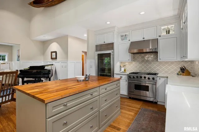 $599,990 | 1647 Tanglewood Drive, Varna, IL 61375