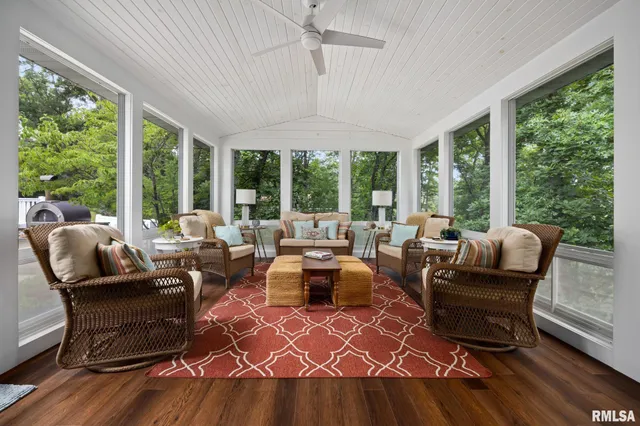 $599,990 | 1647 Tanglewood Drive, Varna, IL 61375