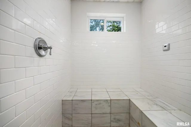 $599,990 | 1647 Tanglewood Drive, Varna, IL 61375