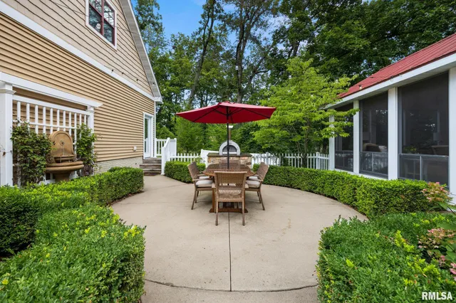 $599,990 | 1647 Tanglewood Drive, Varna, IL 61375