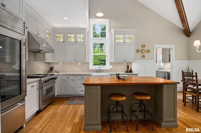 $599,990 | 1647 Tanglewood Drive, Varna, IL 61375