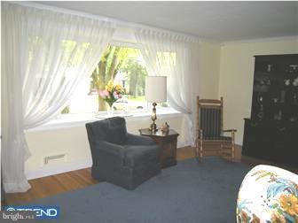 11 Scattergood Road Cherry Hill, NJ 08003 - Photo 8 of 12 Living Room