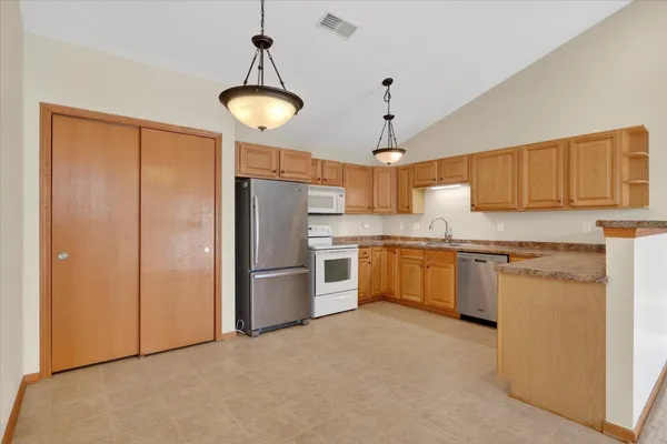 $214,900 | 1010 Parkview Drive, Unit 5, Milton, WI 53563