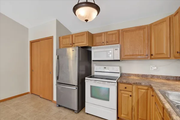 $214,900 | 1010 Parkview Drive, Unit 5, Milton, WI 53563