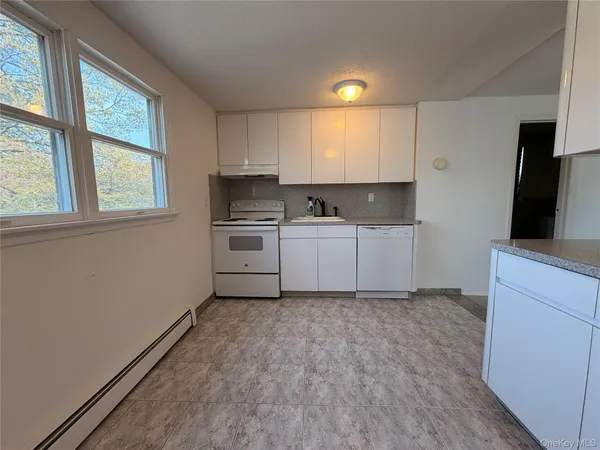$2,500 | 3535 Park Avenue, Wantagh, NY 11793
