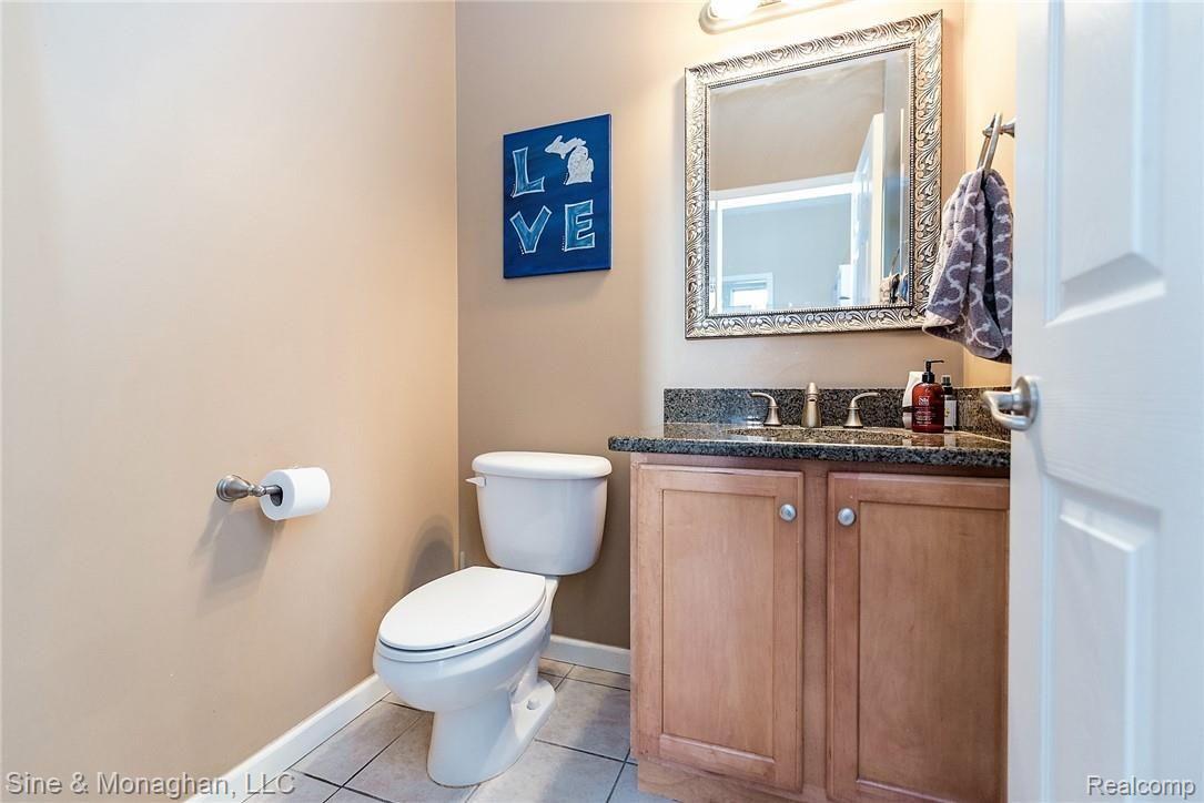 3120 Villanova Circle Rochester, MI 48307 - Photo 13 of 29 Half bath main floor