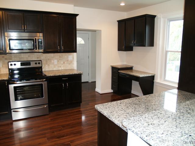 820 Maple Street Bethlehem, PA 18018 - Photo 4 of 11 Gallery Image 4
