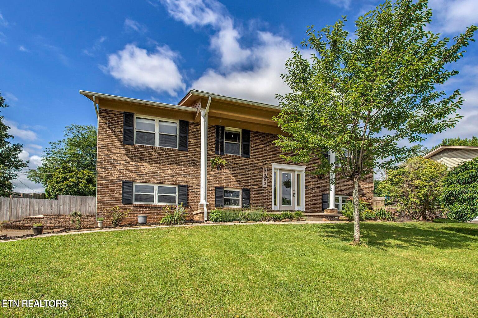 7753 Cranley Road Powell, TN 37849 - Photo 1 of 39 20260530110707541668000000-o (1)