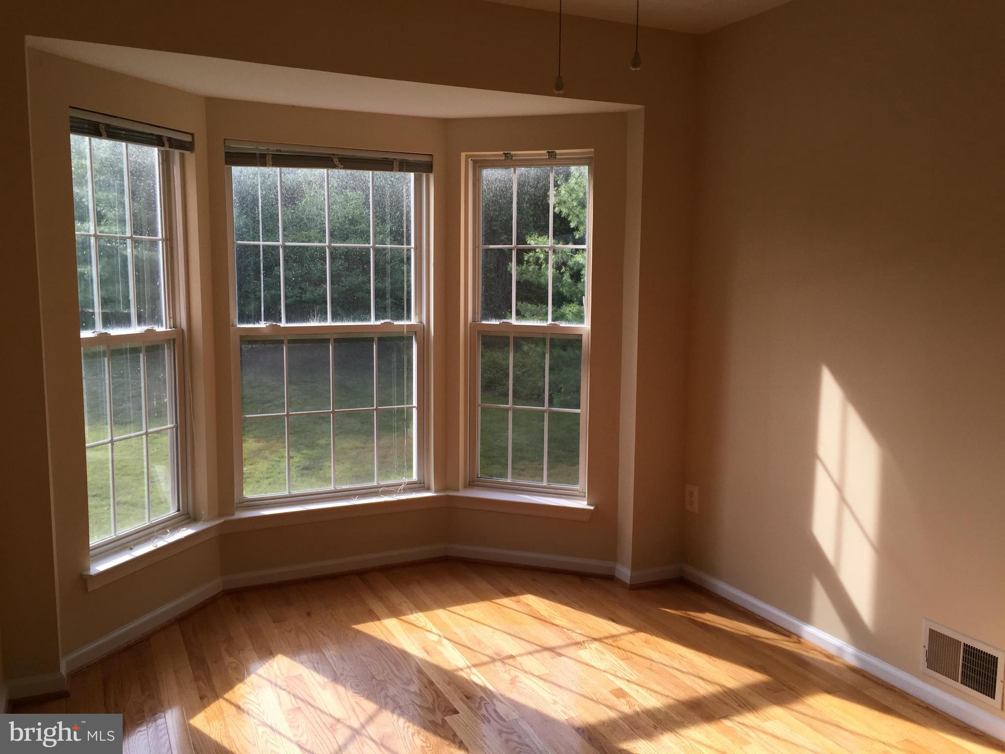 10421 Heathside Way Potomac, MD 20854 - Photo 11 of 22 Interior (General)