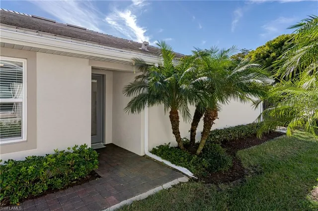 $499,000 | 14895 Edgewater Circle, Naples, FL 34114