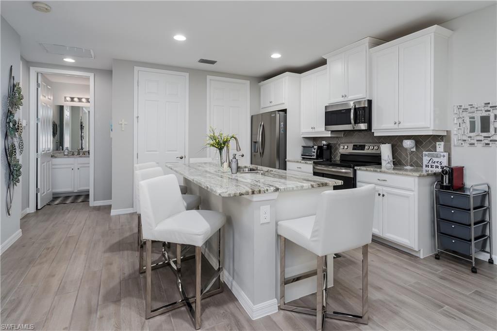 14895 Edgewater Circle Naples, FL 34114 - Photo 4 of 48