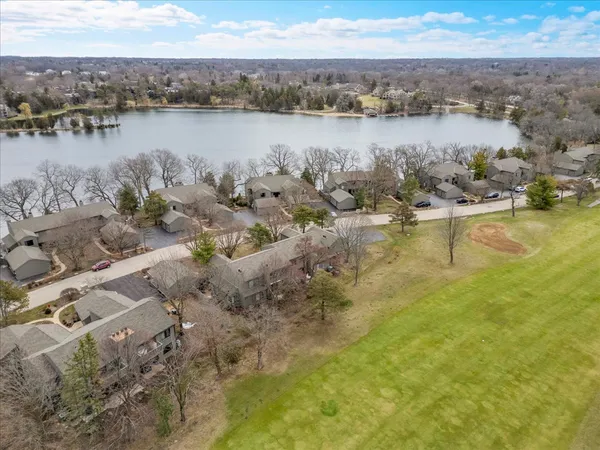 $425,000 | 196 Shoreline Road, Lake Barrington, IL 60010