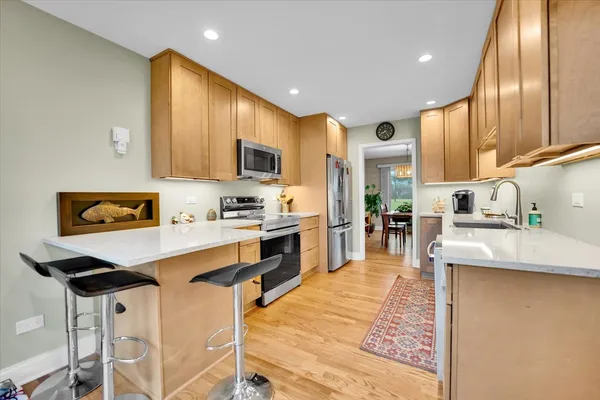 $425,000 | 196 Shoreline Road, Lake Barrington, IL 60010