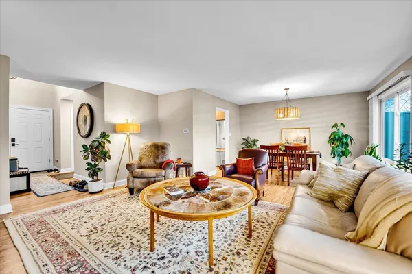 $425,000 | 196 Shoreline Road, Lake Barrington, IL 60010