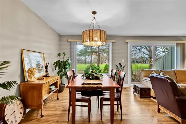 $425,000 | 196 Shoreline Road, Lake Barrington, IL 60010