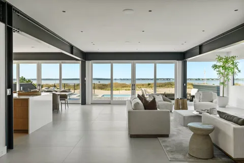 $9,750,000 | 780 Dune Road, Westhampton Beach, NY 11978