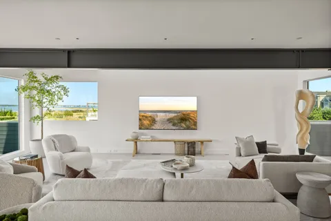 $9,750,000 | 780 Dune Road, Westhampton Beach, NY 11978