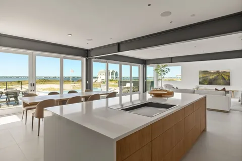 $9,750,000 | 780 Dune Road, Westhampton Beach, NY 11978