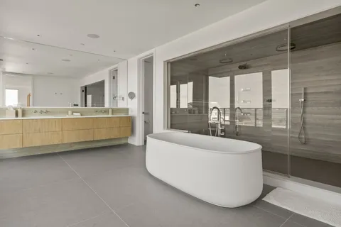 $9,750,000 | 780 Dune Road, Westhampton Beach, NY 11978