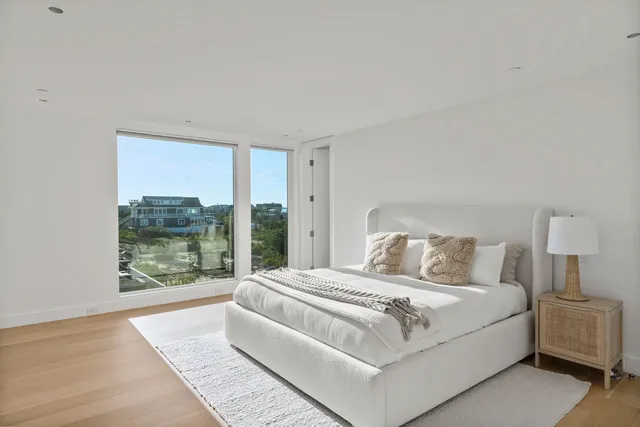 $9,750,000 | 780 Dune Road, Westhampton Beach, NY 11978