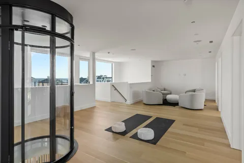 $9,750,000 | 780 Dune Road, Westhampton Beach, NY 11978