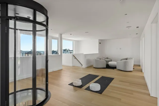 $9,750,000 | 780 Dune Road, Westhampton Beach, NY 11978