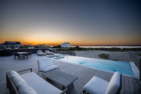 $9,750,000 | 780 Dune Road, Westhampton Beach, NY 11978