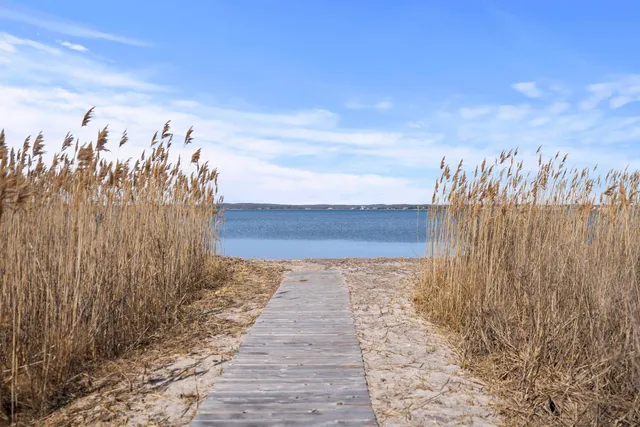 $9,750,000 | 780 Dune Road, Westhampton Beach, NY 11978