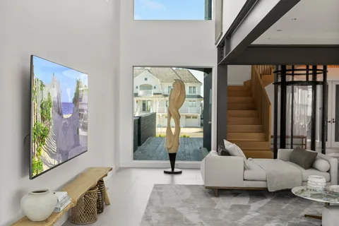 $9,750,000 | 780 Dune Road, Westhampton Beach, NY 11978