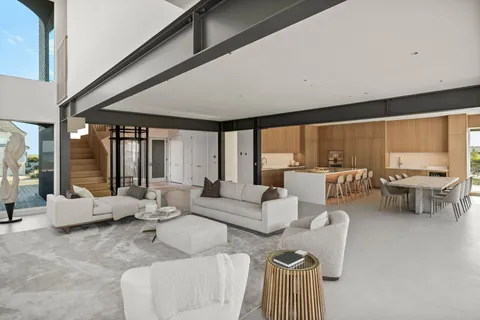 $9,750,000 | 780 Dune Road, Westhampton Beach, NY 11978