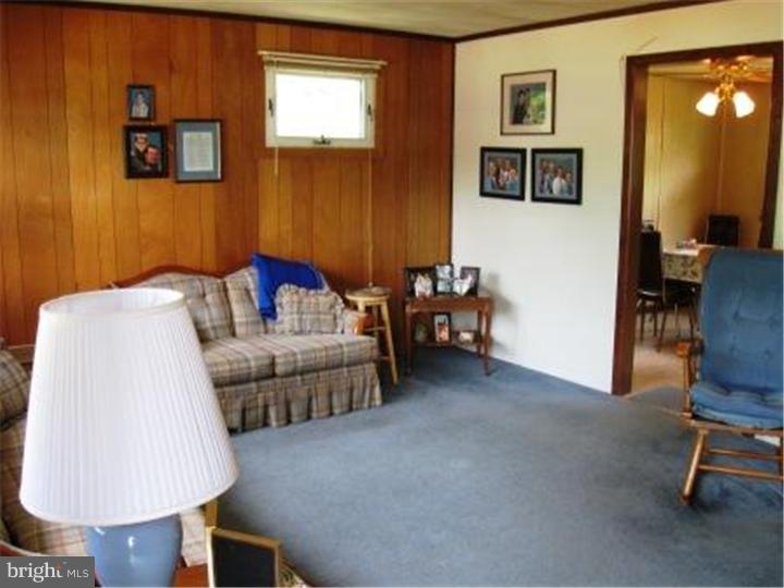 502 Greenwood Avenue Riverside, NJ 08075 - Photo 4 of 18 Living Room