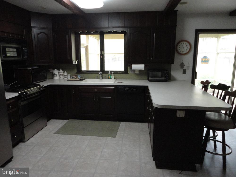 203 Hackney Circle Wilmington, DE 19803 - Photo 15 of 27 Eat In Kitchen