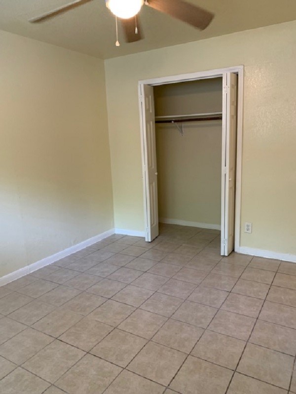 3502 Campbell Street, Unit 2 Houston, TX 77026 - Photo 12 of 14 an empty room with a empty space