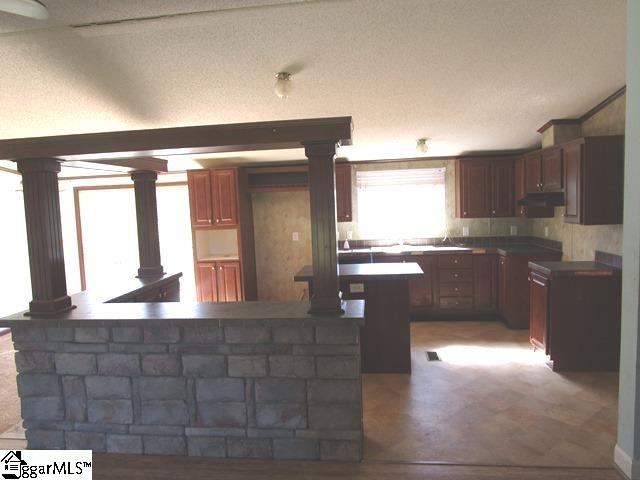 738 Daventon Road Fountain Inn, SC 29644 - Photo 4 of 7