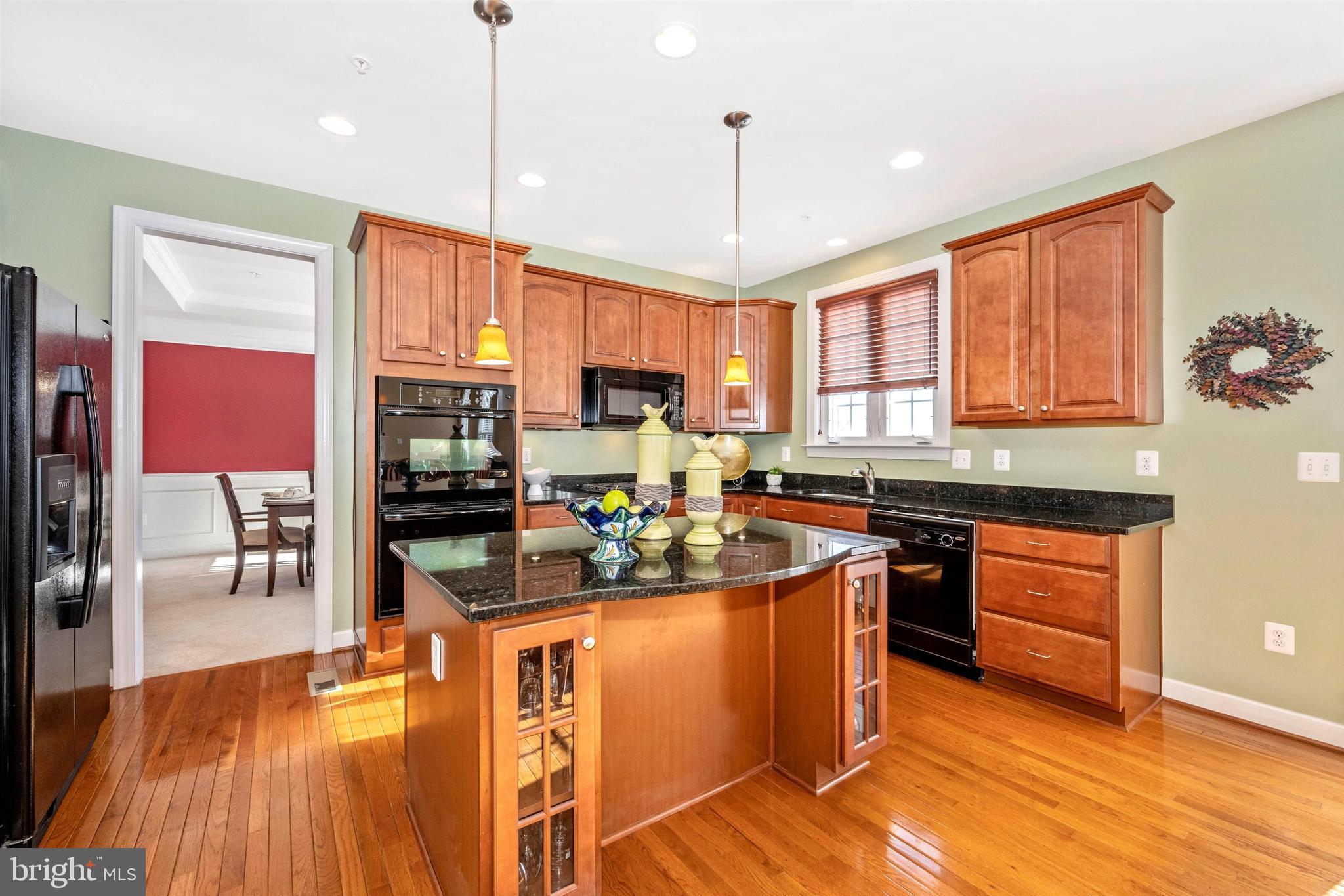 23410 Kimblehunt Place Gaithersburg, MD 20882 - Photo 17 of 72 Large kitchen with pendant lights and island!