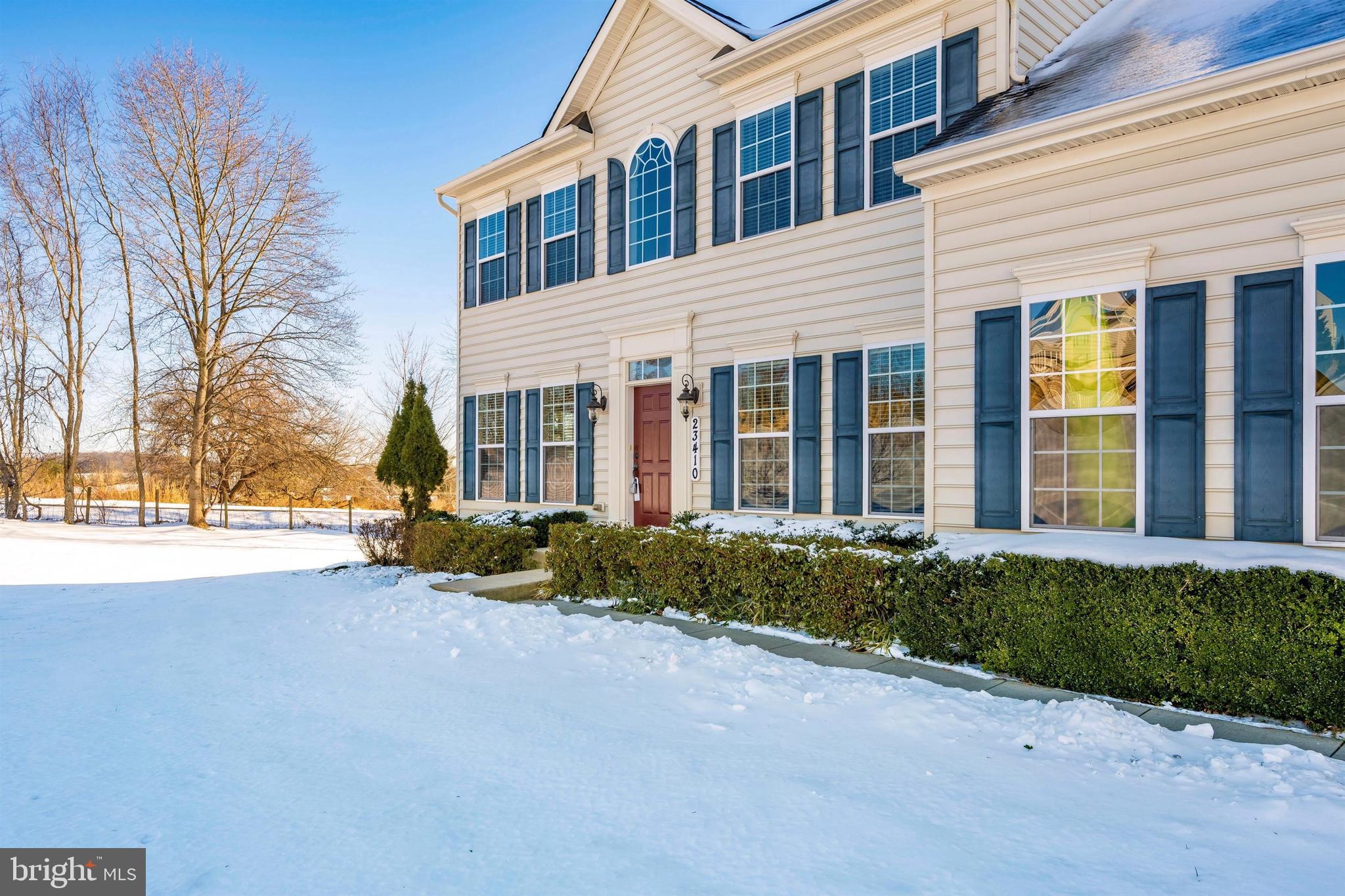 23410 Kimblehunt Place Gaithersburg, MD 20882 - Photo 4 of 72 Side view.