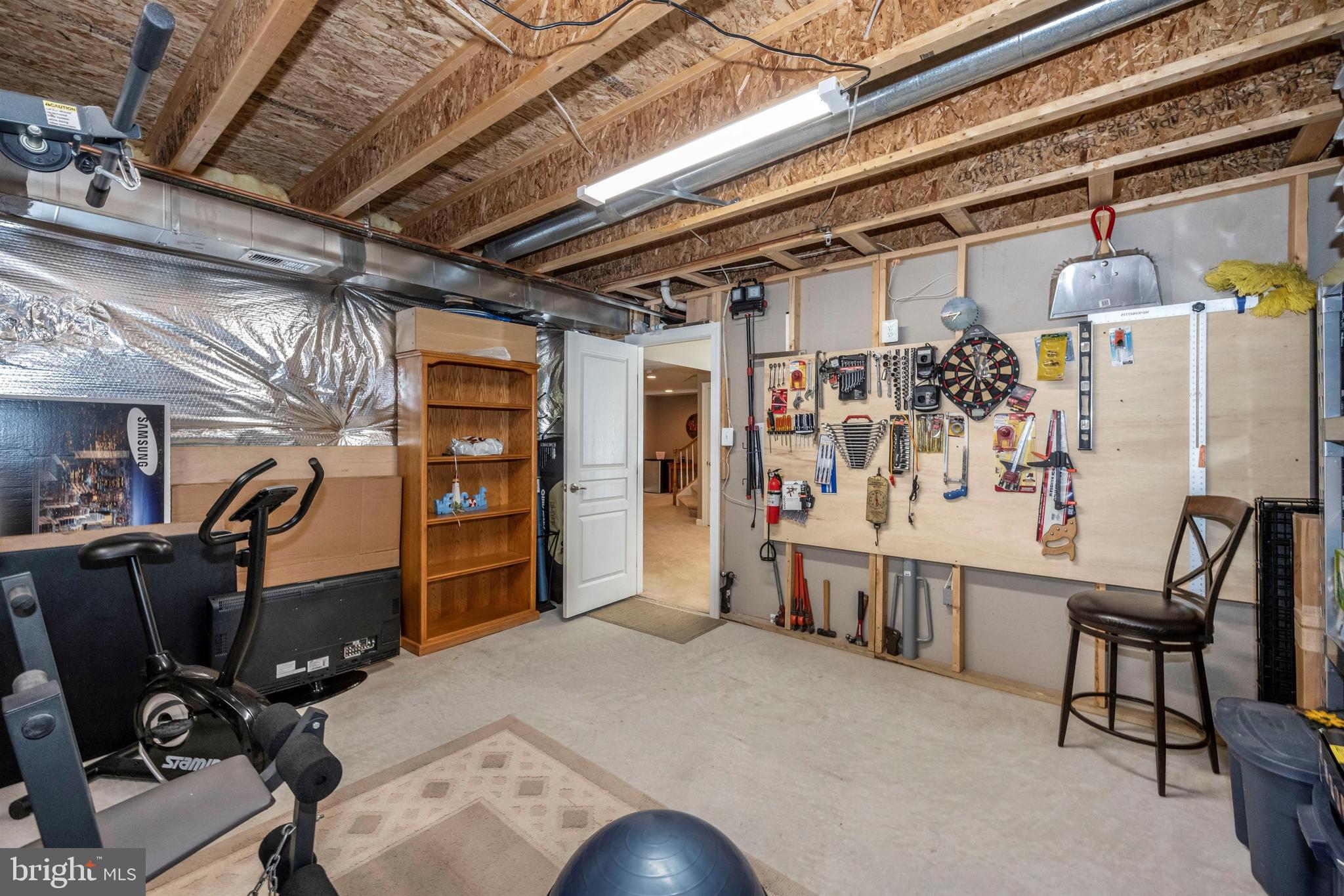 23410 Kimblehunt Place Gaithersburg, MD 20882 - Photo 47 of 72 View into the family room.