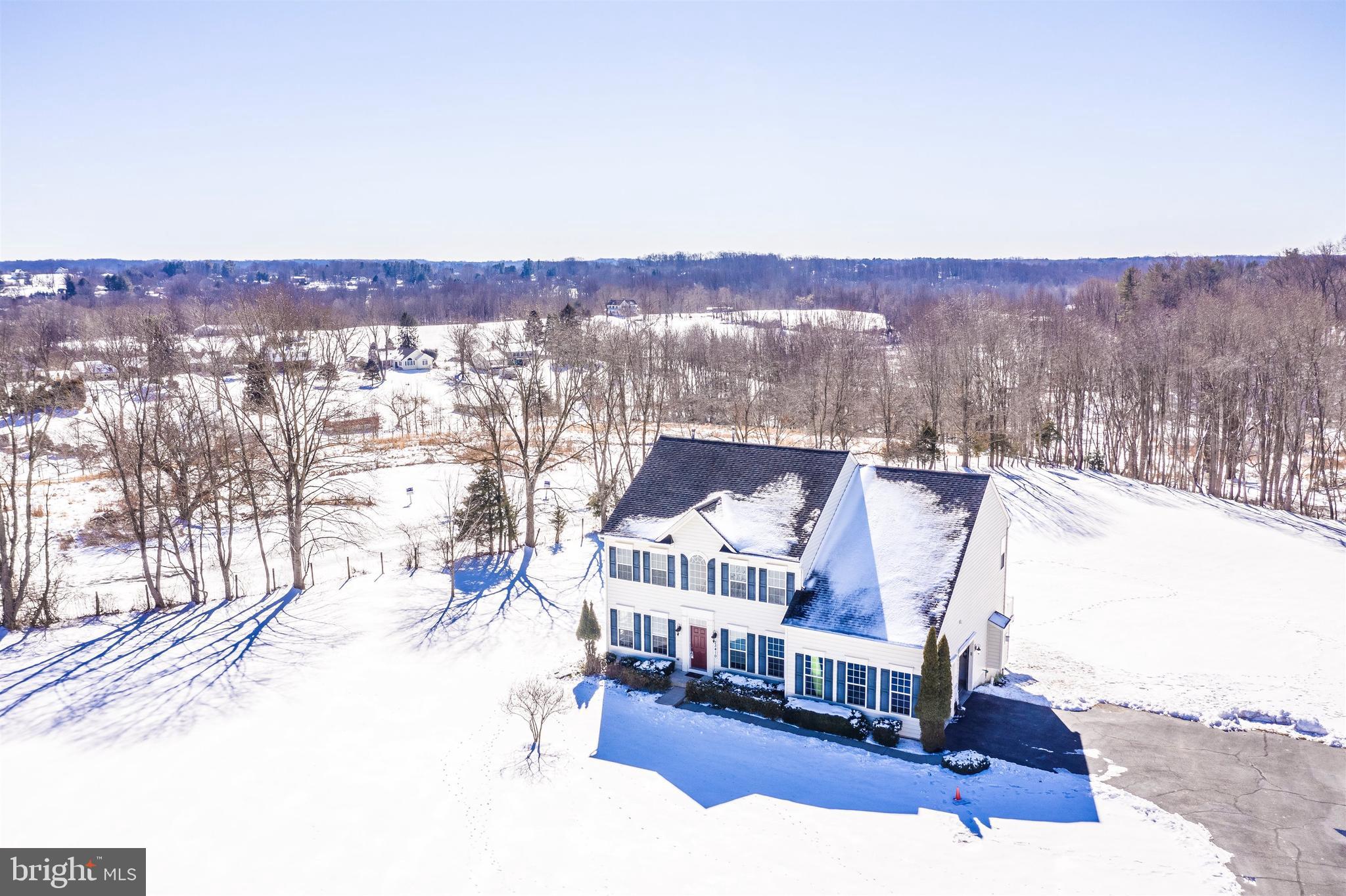 23410 Kimblehunt Place Gaithersburg, MD 20882 - Photo 7 of 72 Large front and back yard.